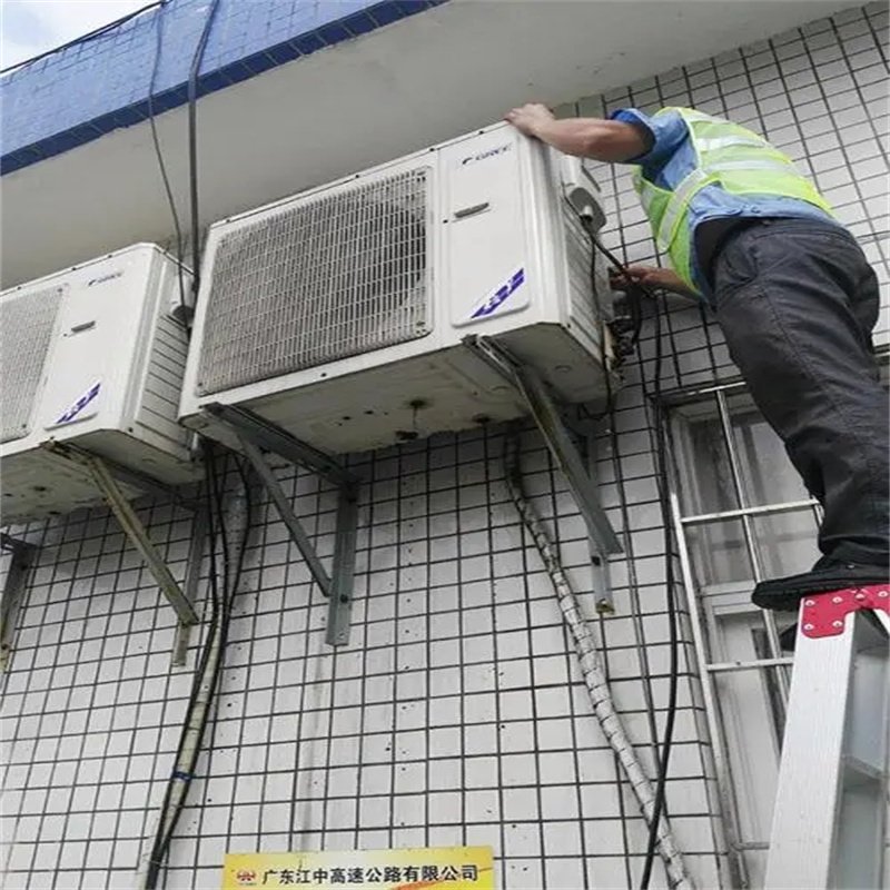 深圳龙岗宝龙专业安装吊顶机、吊顶空调、冷暖机加氟